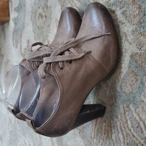 Frye Marissa Oxford heeled lace booties